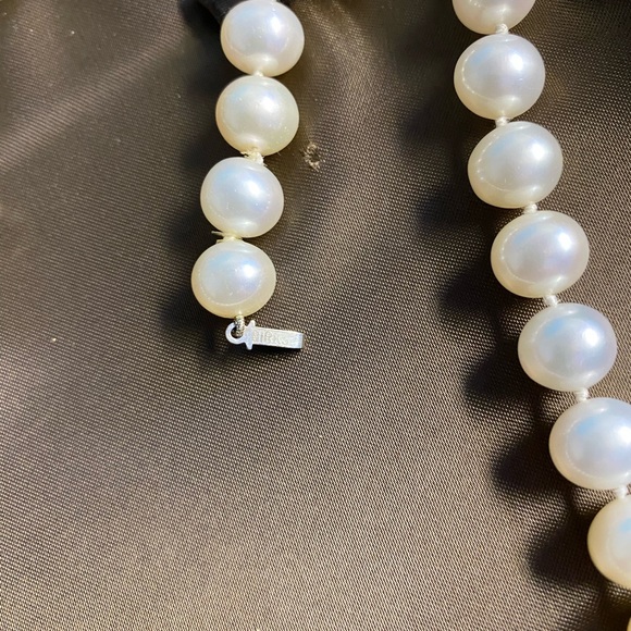 Birks Freshwater Cultured Pearl Strand 11-13mm 17” - Picture 7 of 10